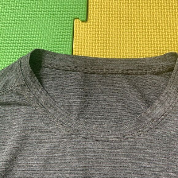 Lululemon Men’s XS - S ? Somatic Short Sleeve T-Shirt Shade Stripe Gray *Flaw - Picture 8 of 12
